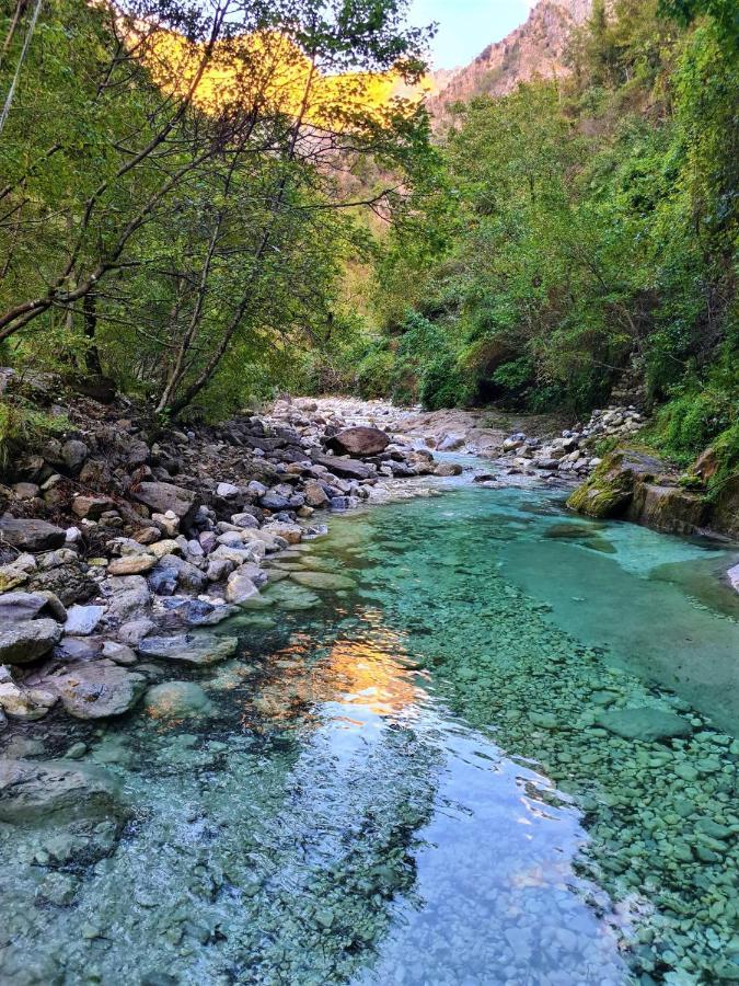 Incantevole Casa Sul Fiume, Relax E Natura Ai Piedi Della Alpi Apuane Massa  Zewnętrze zdjęcie